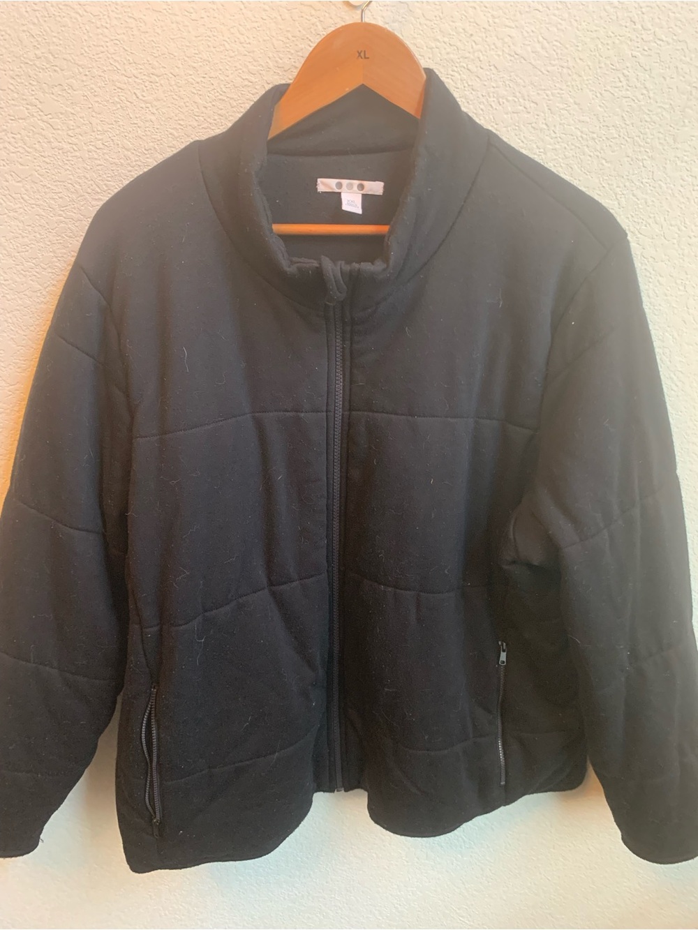 Three Dot Puffer Jacket - Unbranded